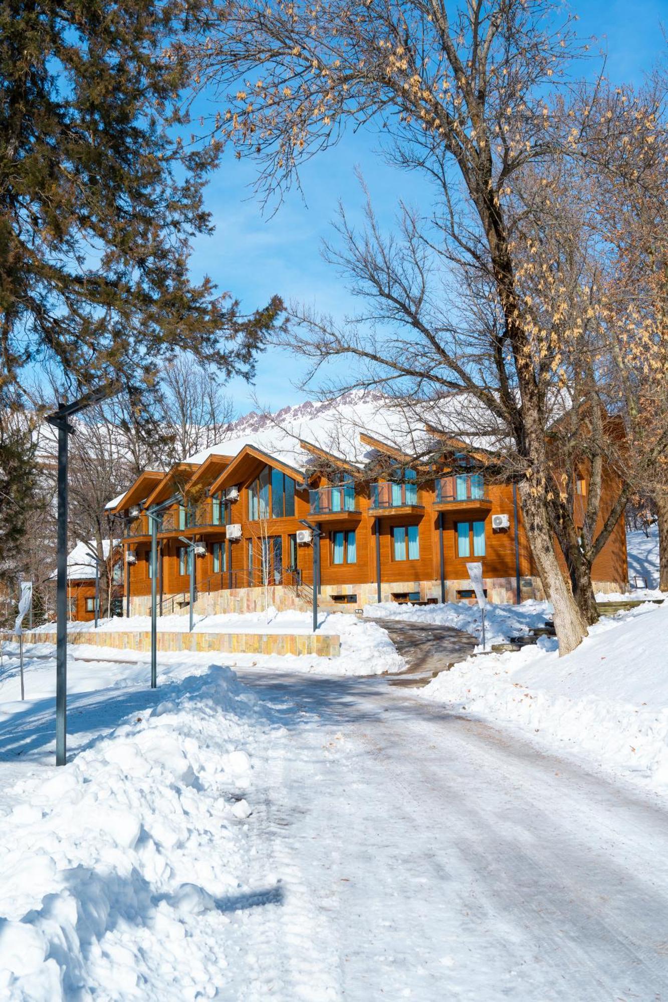 Green Hills Resort Uzbekistan Chimbaylyk Exterior photo